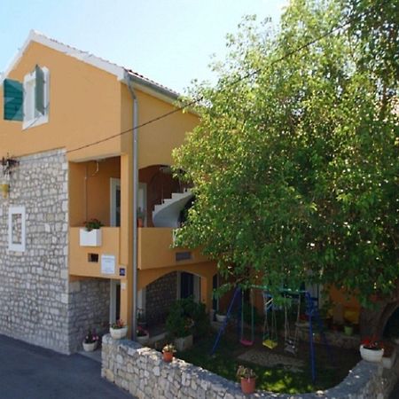 Apartments Stosa Nin Luaran gambar
