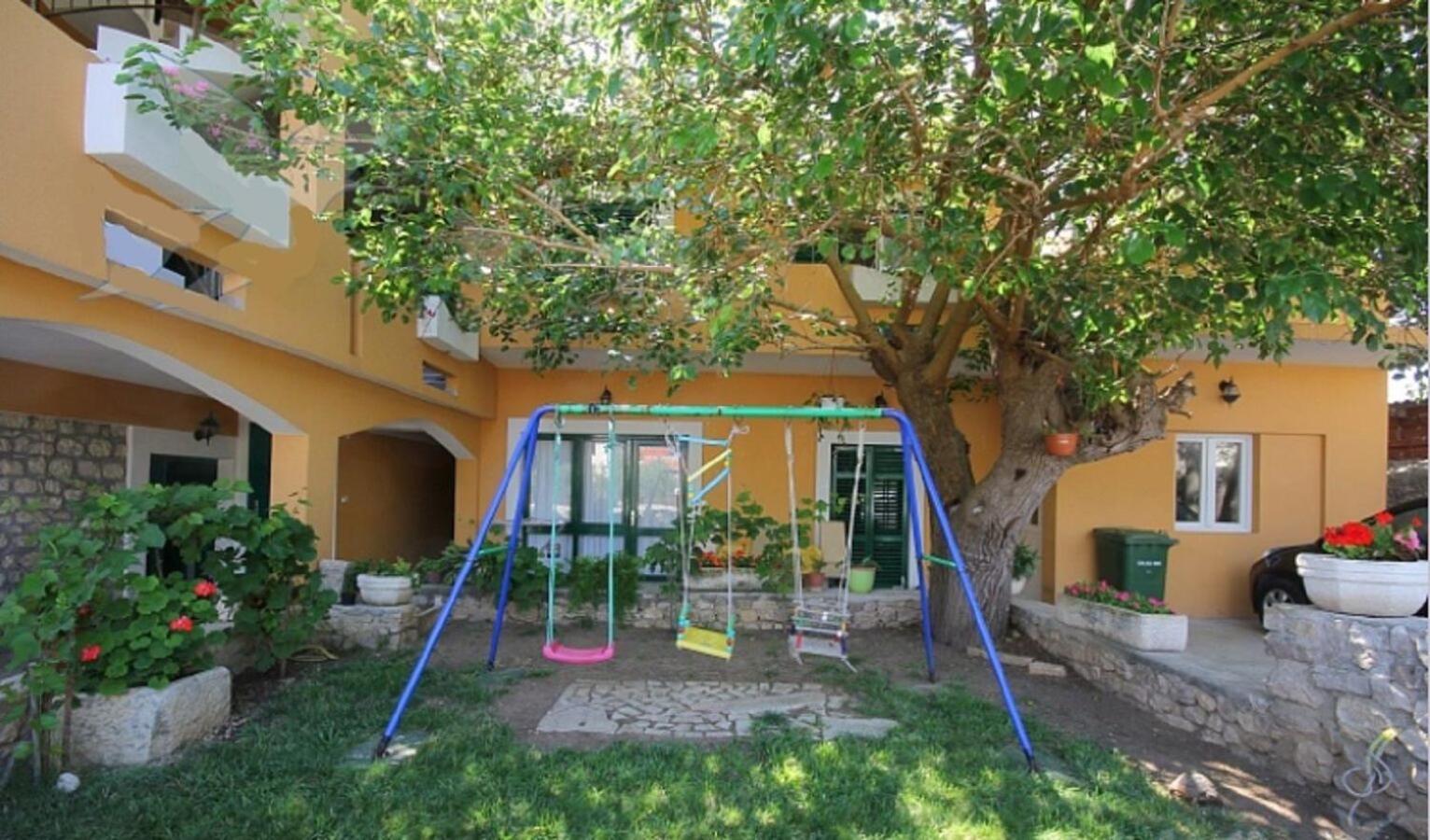 Apartments Stosa Nin Luaran gambar